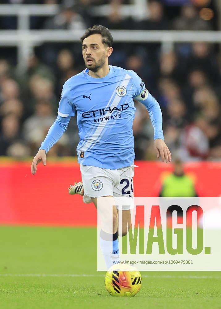 Newcastle United v Manchester City Premier League Bernardo Silva of Manchester City on the ball during the Premier League match at St. James s Park, Newcastle UK Newspapers OUT