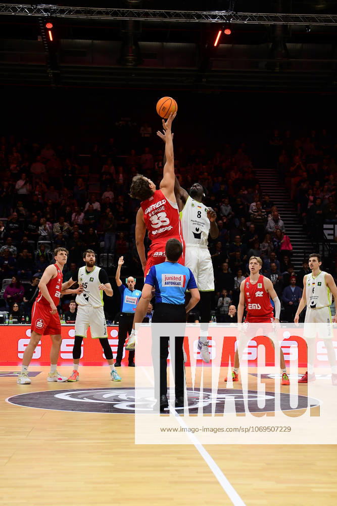 Basketball Season 2025 2026 2 Bundesliga Pro A 10 Matchday Nuremberg Falcons Basketball Club NBC BBC Bayreuth AlSch Brandton Dean Chatfield 33, Nuremberg Falcons BC NBC Nat Diallo 8, BBC Bayreuth at Tip Off