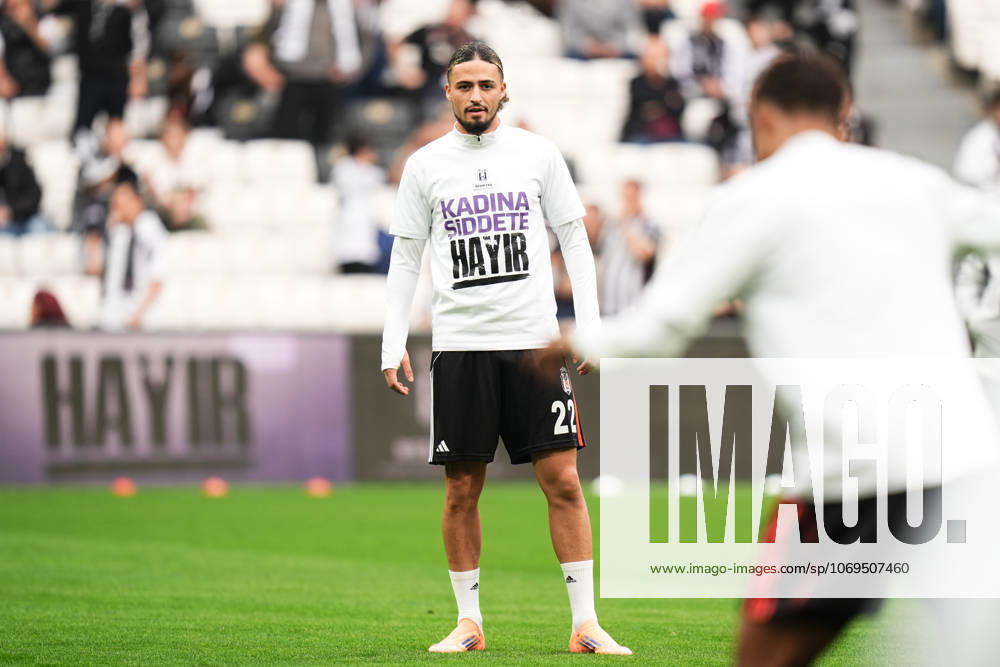 Besiktas v Samsunspor - Turkish Super Lig ISTANBUL, TURKIYE – NOVEMBER 23: Besiktas player Taylan Bulut warms up wearing a shirt reading No to Violence Against Women before the Week 13 Turkish Super Lig match between Besiktas and Samsunspor at Tupras Stadium in Istanbul, Turkiye on November 23, 2025. Hakan Akgün Anadolu Istanbul Turkey. Editorial use only. Please get in touch for any other usage.