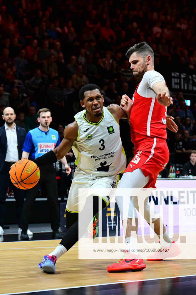 Basketball Season 2025 2026 2 Bundesliga Pro A 10 Matchday Nuremberg Falcons Basketball Club NBC BBC Bayreuth AlSch Rayshawn Mart 3, BBC Bayreuth Julius Wolf 16, Nuremberg Falcons BC NBC