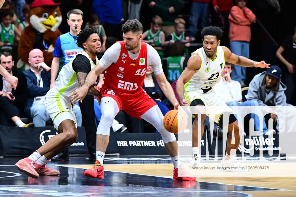 Basketball Season 2025 2026 2 Bundesliga Pro A 10 Matchday Nuremberg Falcons Basketball Club NBC BBC Bayreuth AlSch Cantia Rahming 12, BBC Bayreuth Julius Wolf 16, Nuremberg Falcons BC NBC Kevaughn Allen 23, BBC Bayreuth