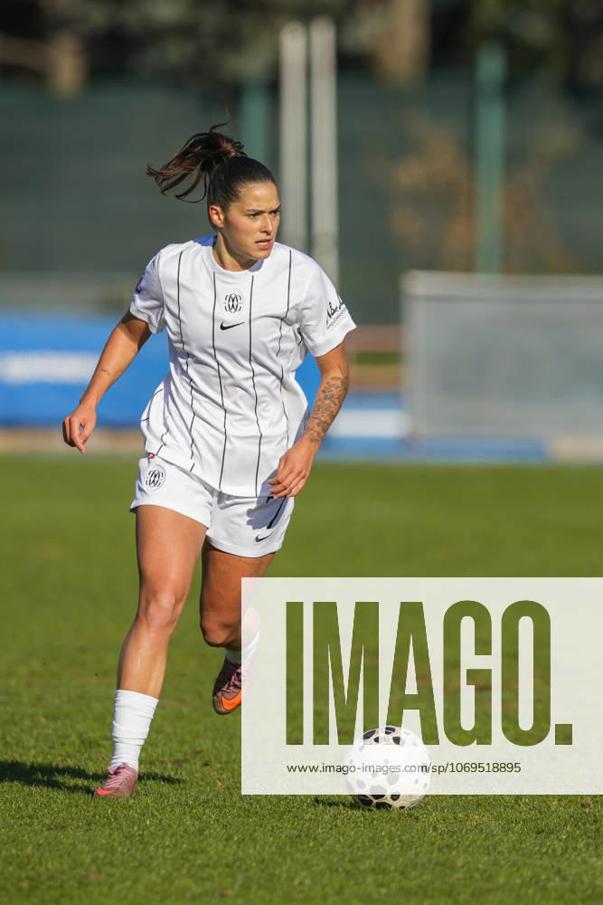 COMO, ITALY NOVEMBER 23 Nadine Nischler of FC Como Women during the Serie A Women match between FC Como and AS Roma on November 23, 2025 in Como, Italy Como Italy