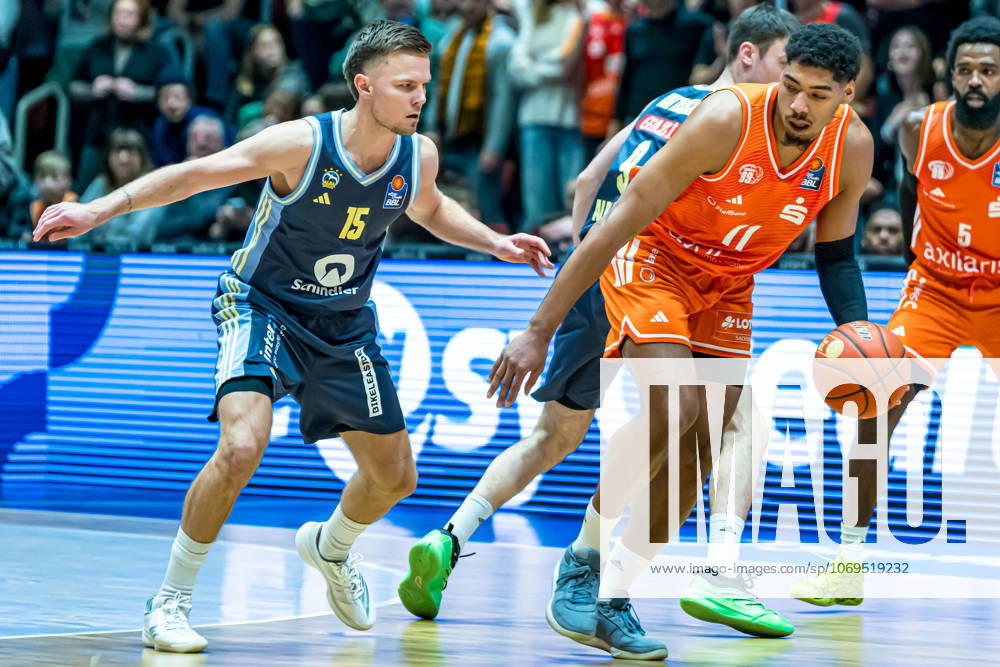 Chemnitz, Germany 23 November 2025 1 BBL 2025 2026 Niners Chemnitz vs Alba Berlin In the picture from left in the duel Martin Hermannsson Berlin and Kostja Mushidi 99