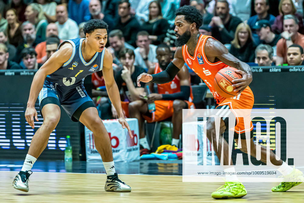 Chemnitz, Germany 23 November 2025 1 BBL 2025 2026 Niners Chemnitz vs Alba Berlin In the picture from left in the duel Jack Kayil Berlin and Corey Davis 99