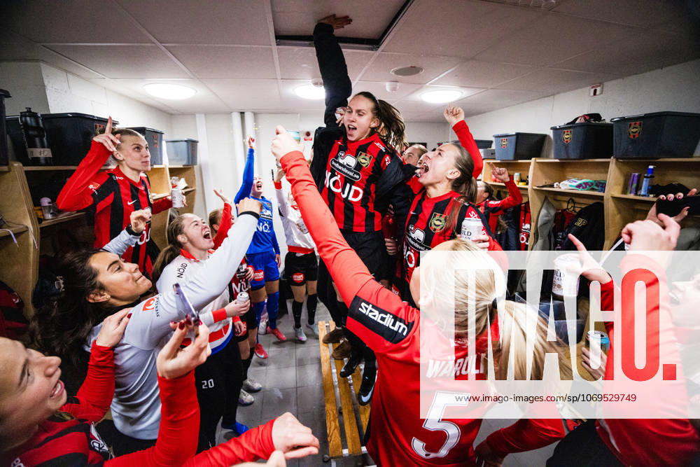 Brommapojkarnas Amanda Wulff, goalkeeper Emilia Johansson, Frida Thörnqvist, Louise Lillbäck and Wilma Wärulf cheer after match two in the qualifier for Damallsvenskan between Brommapojkarna and KIF Örebro on November 23, 2025 in Stockholm