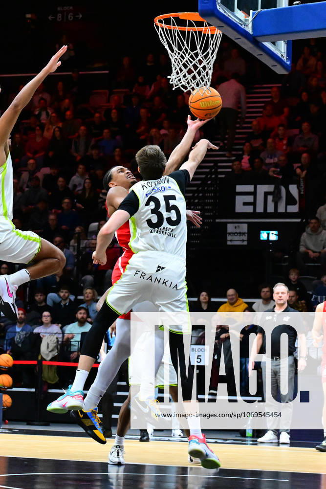 Basketball Season 2025 2026 2 Bundesliga Pro A 10 Matchday Nuremberg Falcons Basketball Club NBC BBC Bayreuth AlSch Evan Derek Taylor 10, Nuremberg Falcons BC NBC Artem Kovalov 35, BBC Bayreuth