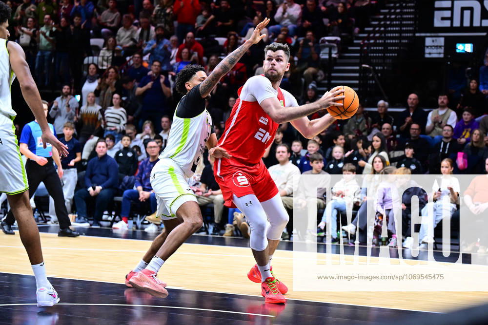 Basketball Season 2025 2026 2 Bundesliga Pro A 10 Matchday Nuremberg Falcons Basketball Club NBC BBC Bayreuth AlSch Cantia Rahming 12, BBC Bayreuth Julius Wolf 16, Nuremberg Falcons BC NBC