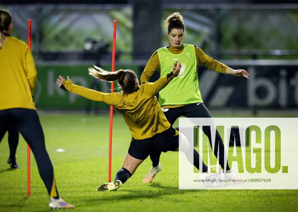 ZEIST - Dominique Janssen during a training session. The Dutch team is preparing for the friendly against Portugal. ANP ROBIN VAN LONKHUIJSEN ANPxSportx IVx 542978267 originalFilename: 542978267