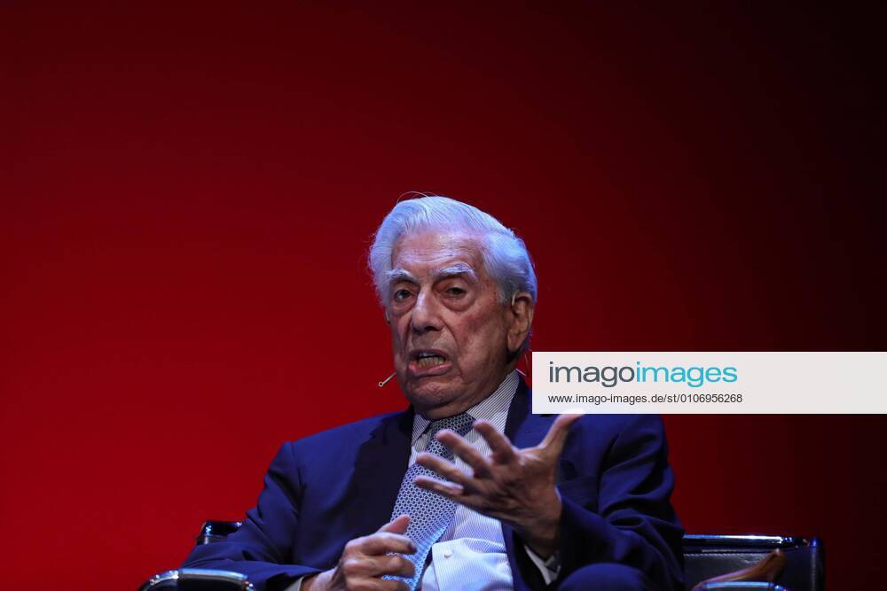 Peruvian writer Mario Vargas Llosa attends the 2020 EÑE Festival Award at Circulo de Bellas Artes in Madrid, Spain, 20 November 2020. Vargas Llosa will receive the 2020 EÑE Festival Award as a tribute of his writer career. Peruvian writer Vargas Llosa receives the 2020 EÑE Festival Award !ACHTUNG: NUR REDAKTIONELLE NUTZUNG!