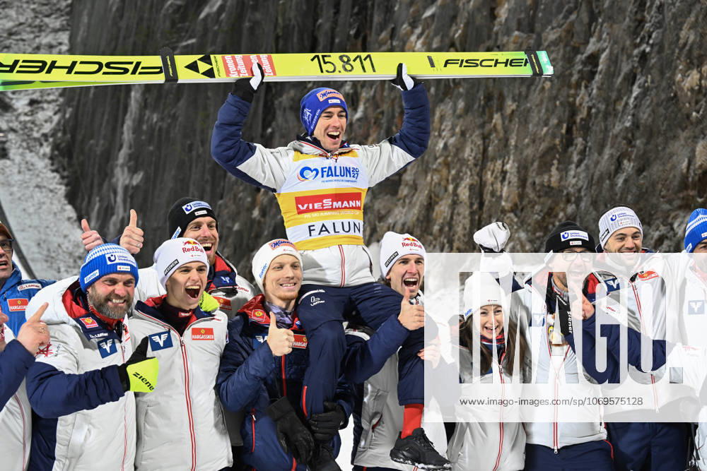 Austria s Stefan Kraft celebrates after breaking a new Ski jumping, Skispringen, Ski, nordisch record with the most points ever in the World Cup, after winning Tuesday s competition in the Men s Ski Jumping World Cup, normal hill HS95, at the Lugnet Stadium in Falun, Sweden, November 25, 2025. FALUN SWEDEN