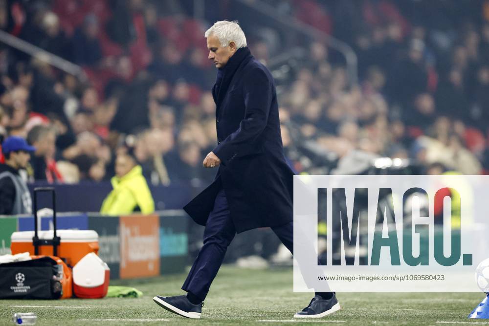 AMSTERDAM - SL Benfica coach Jose Mourinho during the Champions League match between AFC Ajax and SL Benfica at the Johan Cruijff ArenA on November 25, 2025, in Amsterdam, Netherlands. ANP HOLLANDSE HOOGTE MAURICE VAN STEEN UEFA Champions League Matchday 5 2025-2026 ANPxSportx xMauricexvanxSteenxIVx 543059470 originalFilename: 543059470