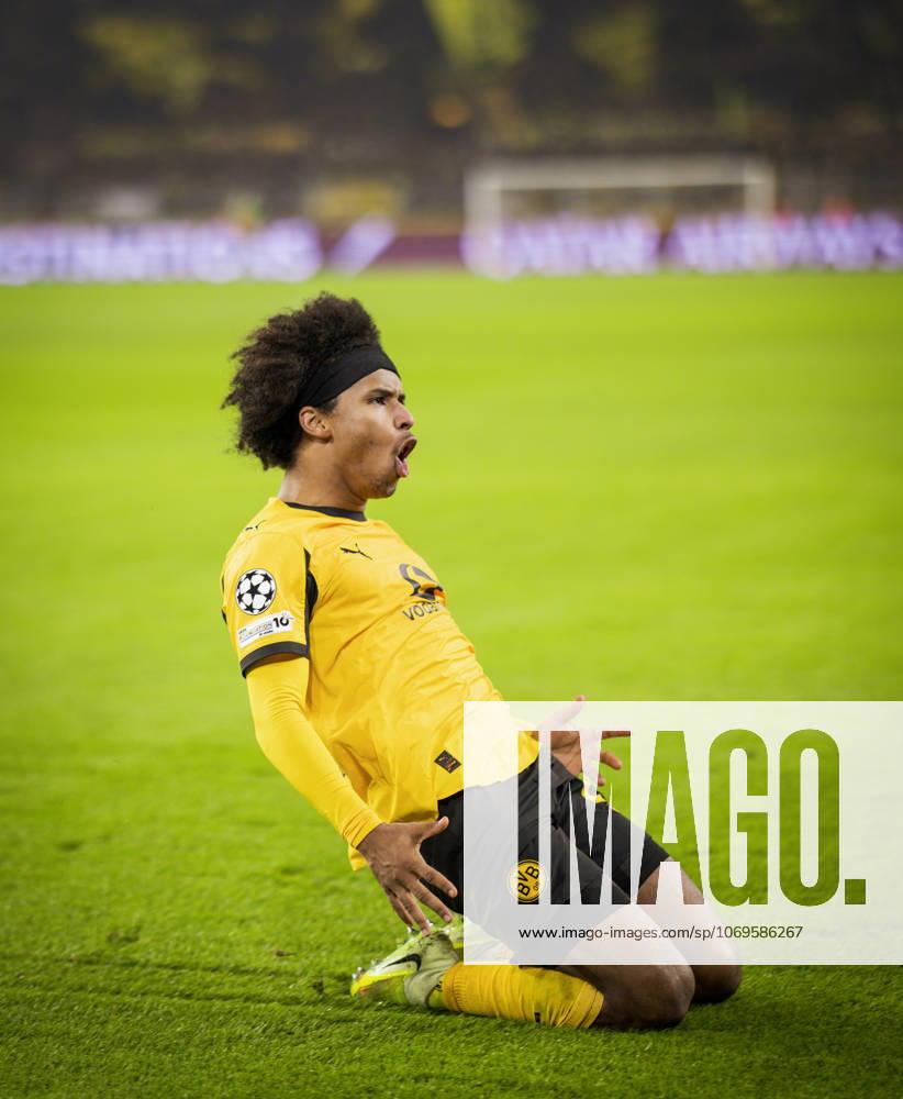 Dortmund, Germany 25th Nov 2025 Goal celebration Karim Adeyemi BVB Borussia Dortmund FC Villarreal 25 11 2025