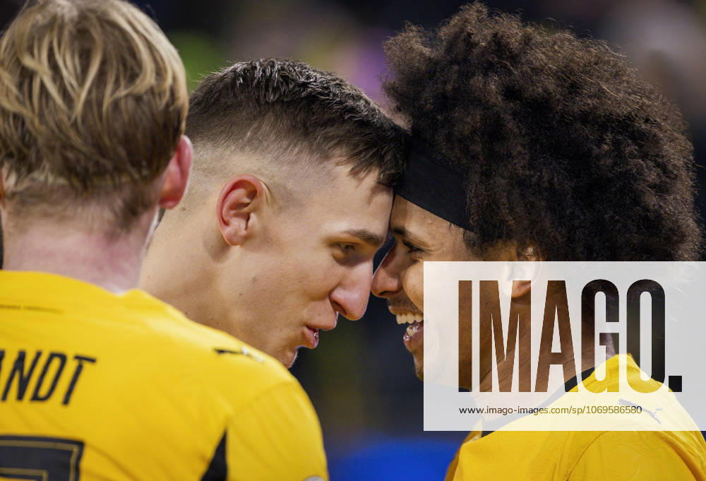 Dortmund, Germany 25th Nov 2025 Goal celebration Nico Schlotterbeck BVB Karim Adeyemi BVB Borussia Dortmund FC Villarreal 25 11 2025