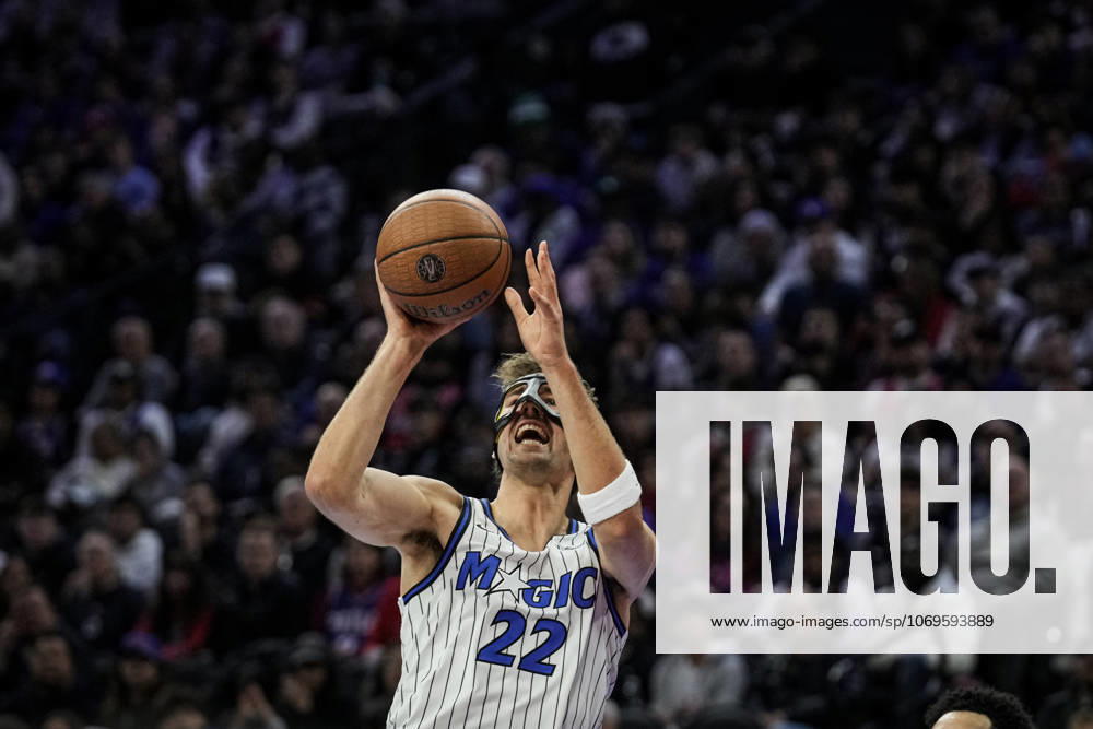 Philadelphia 76ers v Orlando Magic PHILADELPHIA, UNITED STATES - NOVEMBER 25: Franz Wagner of Orlando Magic in action during the 2025-26 Emirates NBA, Basketball Herren, USA Cup game between the Orlando Magic and Philadelphia 76ers at Xfinity Mobile Arena on November 25, 2025 in Philadelphia, United States. Wolfgang Schwan Anadolu Philadelphia United States. Editorial use only. Please get in touch for any other usage.