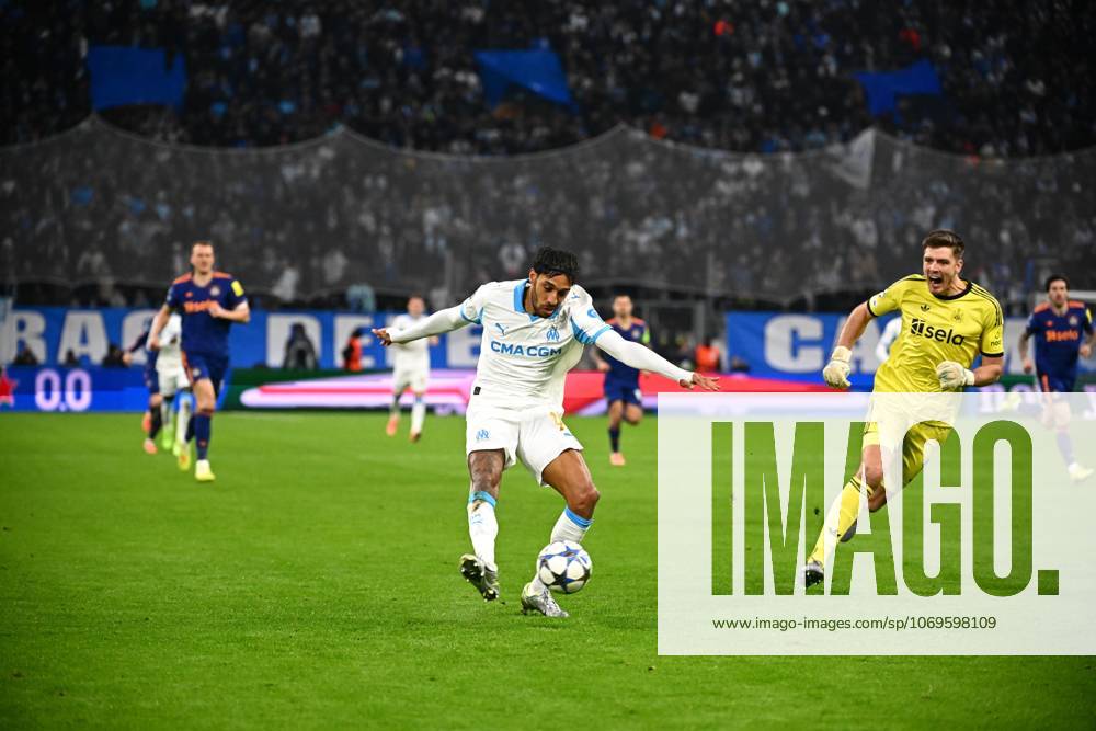 Aubameyang pierre emerick pope nick FOOT CHAMPIONS LEAGUE 2025 MARSEILLE NEWCASTLE 2 1 ORANGE VELODROME MARSEILLE FRANCE 25 11 2025 LAHALLE PIERRE 1 1 aubameyang pierre emerick MARSEILLE ORANGE VELODROME France GermanyxJapanxUKxFrancexBelgiumxOUT