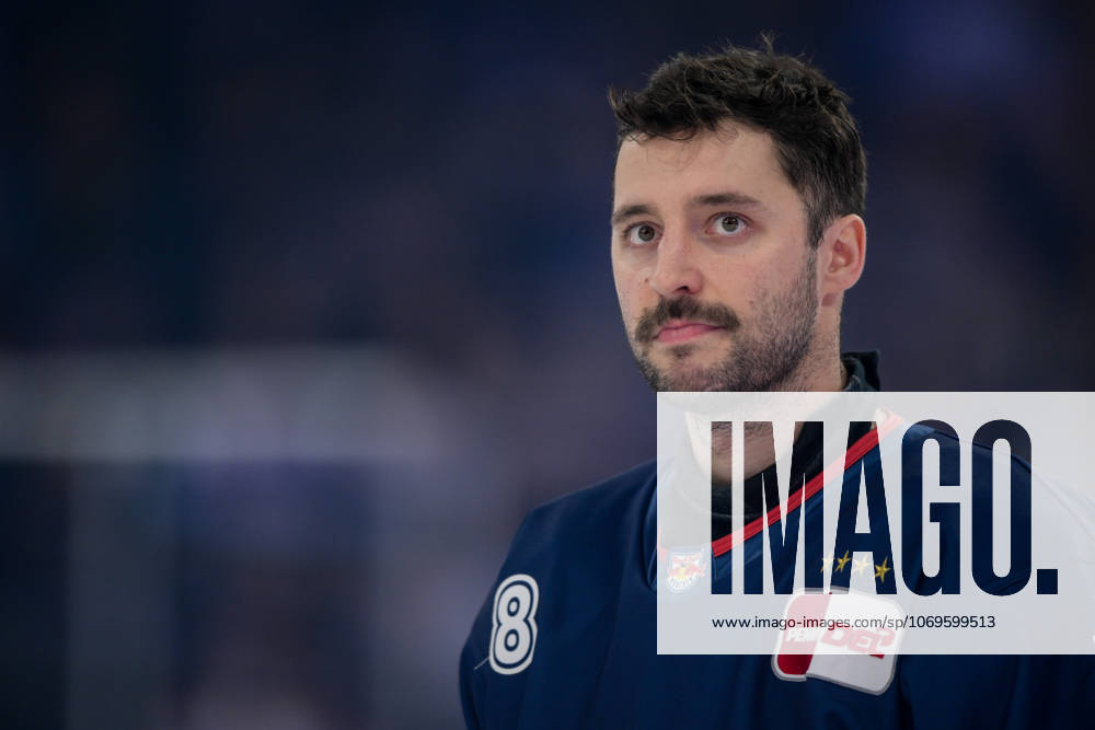 Ice Hockey, DEL, 20251125, EHC Red Bull München Straubing Tigers In the picture Tobias RIEDER Munich, 8 Starting Six Munich SAP Garden Bayern Germany