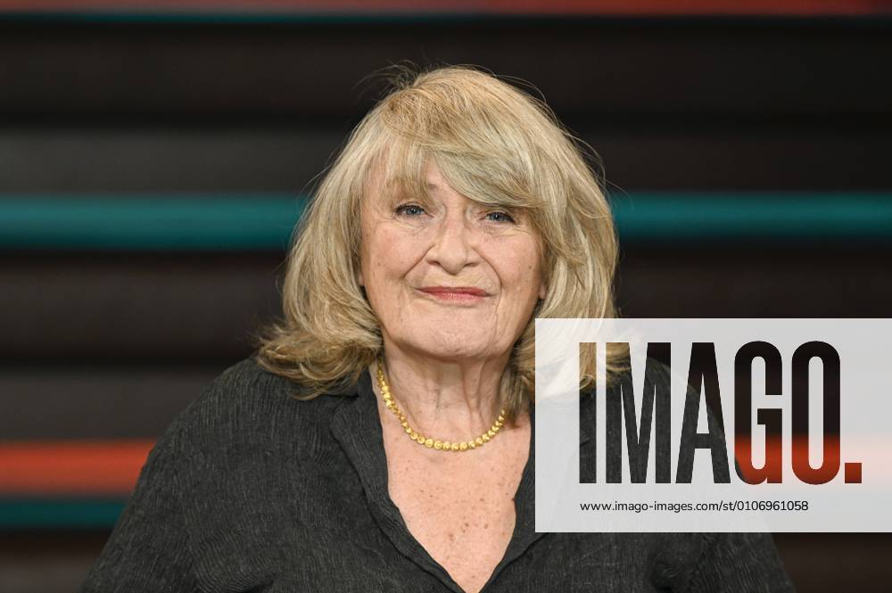 Alice Schwarzer feminist 11 20 her Alice Schwarzer on 12 November 2020 in Markus Lanz , ZDF Germany German German woman journalist journalism author feminism TV TV talk show German female author writer feminist journalist journalism t.s. Portrait neutral smiling