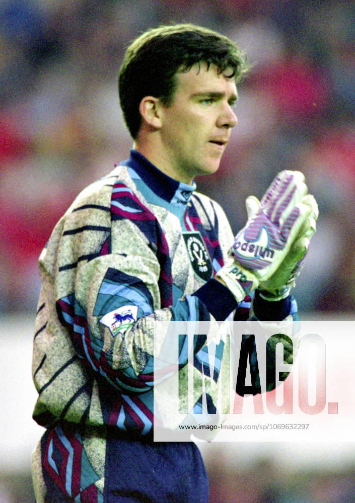 Football, Premier League 1993 1994, Manchester United Sheffield United Sheffield United goalkeeper Alan Kelly Photo BILDBYRAN D165 01 D165 01 scanx football soccer Premier League Manchester United Sheffield United england season 1993 1994 1993 94 1993 94 1993 94 1993 august 18 bbeng dia