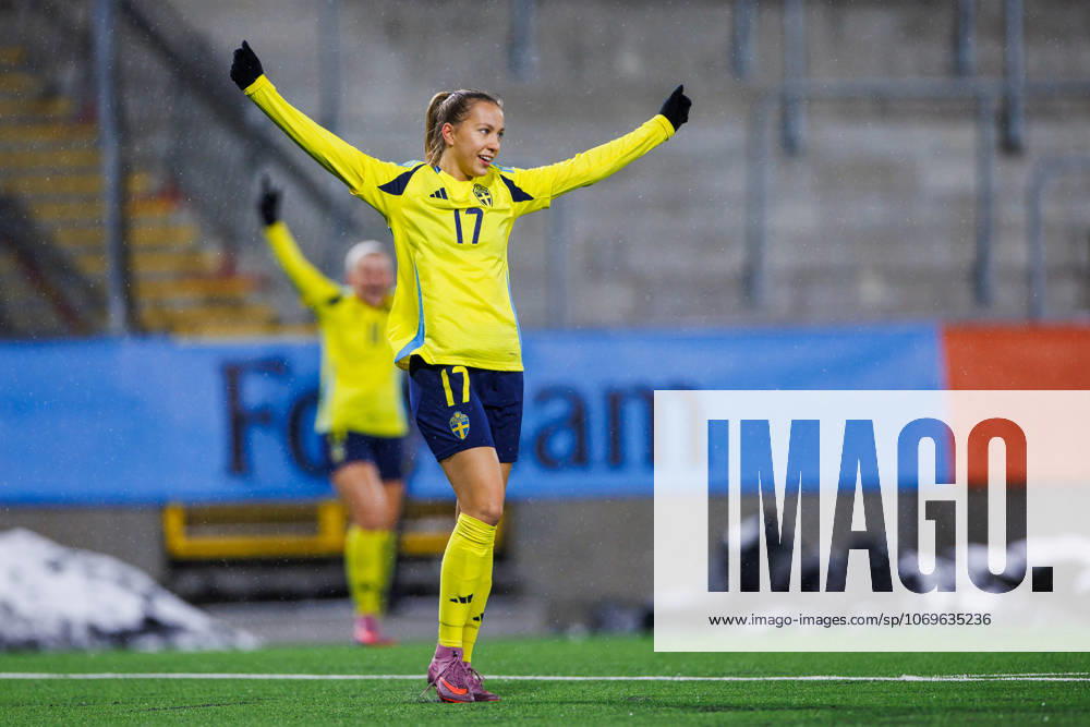 Sara Eriksson celebrates after 1 0 during the under 23 international friendly football match between Sweden and Italy on November 27, 2025 in Västeras Photo Kenta Jönsson BILDBYRAN COP 210 KJ0289 fotboll football soccer fotball u23 under 23 sverige sweden italien italy dam bbeng jubel