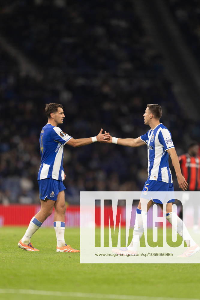 Jakub Kiwior and Jan Bednarek seen during UEFA Europa League game between teams of FC Porto and OGC Nice (Bernardo Benjamim Ball Raw Images) Porto Estadio do Dragao Portugal