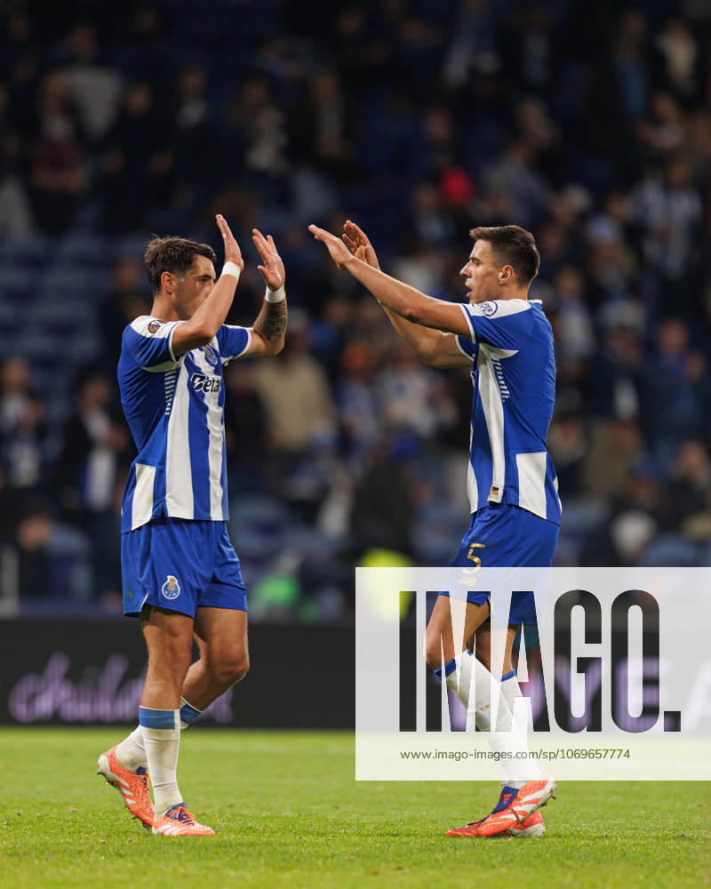 Jakub Kiwior and Jan Bednarek seen during UEFA Europa League game between teams of FC Porto and OGC Nice (Bernardo Benjamim Ball Raw Images) Porto Estadio do Dragao Portugal