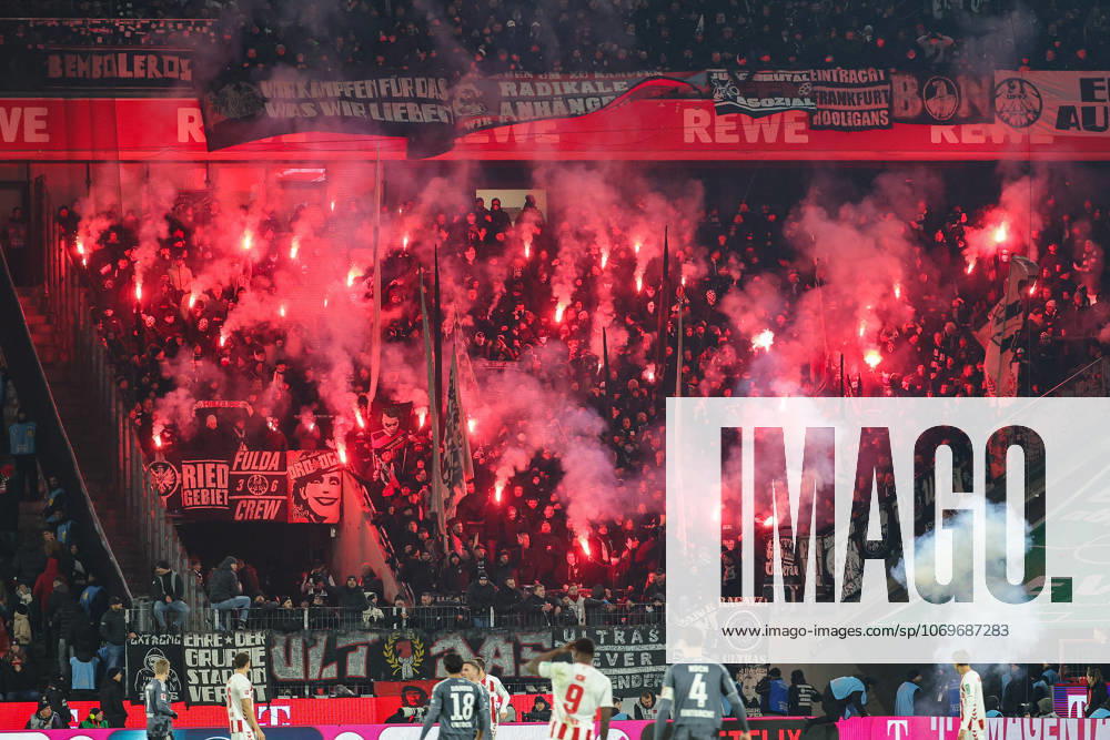 1 Bundesliga 25 26 1 FC Köln Eintracht Frankfurt on 22 11 2025 at RheinEnergieSTADION in Cologne Eintracht Frankfurt fans set off pyrotechnics in the visitors block MH