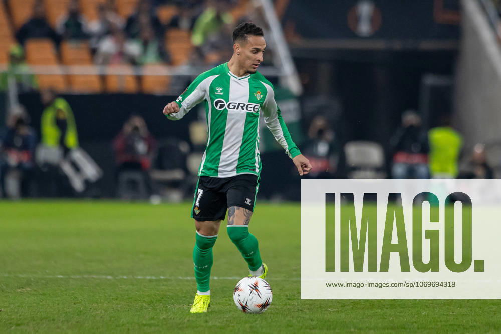 Real Betis Balompie v FC Utrecht - UEFA Europa League 2025 26 SEVILLE, SPAIN - NOVEMBER 27: Antony Matheus Dos Santos of Real Betis runs with the ball during the UEFA Europa League 2025 26 League Phase MD5 match between Real Betis Balompie and FC Utrecht at on November 27, 2025 in Seville, Spain.(Photo by Gabriel Colchero Photo Players Images Magara Press) Seville Estadio de la Cartuja Spain