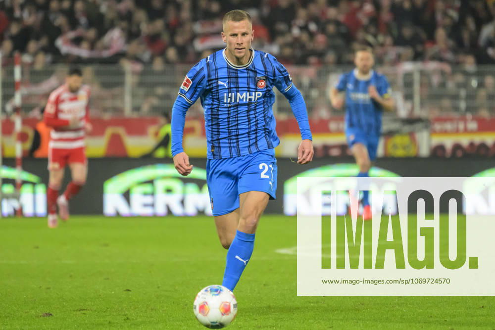 In the picture from l Adrian Beck FCH, 21 , GER, Berlin, 1 FC Union Berlin vs 1 FC Heidenheim 1846, 1 Bundesliga, Football, DFB, Season 2025 2026, Alte Foersterei, Matchday 12, DFB DFL REGULATIONS PROHIBIT ANY USE OF PHOTOGRAPHS AS IMAGE SEQUENCES AND OR QUASI VIDEO, 29 11 25,