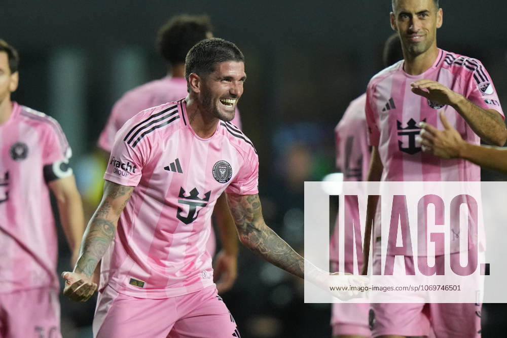 FT. LAUDERDALE, FL - NOVEMBER 29: Inter Miami midfielder Rodrigo de Paul (7) smiles after a goal during the MLS, Fussball Herren, USA Eastern Conference finals between New York FC and Inter Miami CF on Saturday, November 29, 2025 at Chase Stadium in Fort Lauderdale, FL (Photo by Peter Joneleit Icon Sportswire) SOCCER: NOV 29 MLS Cup Playoffs Inter Miami CF vs NYC FC Icon251129072