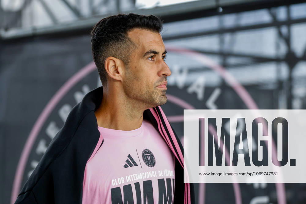 FT. LAUDERDALE, FL - NOVEMBER 29: Inter Miami midfielder Sergio Busquets (5) is seen arriving prior to the MLS, Fussball Herren, USA Cup Playoffs match between Inter Miami CF and New York City FC at Chase Stadium on November 29, 2025 in Fort Lauderdale, Florida. (Photo by Chris Arjoon Icon Sportswire) SOCCER: NOV 29 MLS Cup Playoffs Inter Miami CF vs NYC FC Icon2511290014