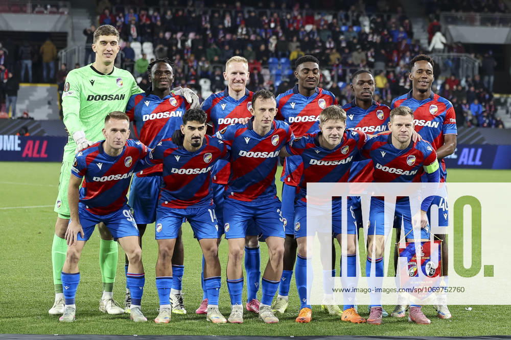 Team photo, Team photo Viktoria Pilsen , Czech Republic, Football, UEFA Europa League, Matchday 5, 2025 2026, Viktoria Pilsen vs SC Freiburg, 27 11 2025, Stadion mesta Plzne, Pilsen, Czech Republic Pilsen Stadion mesta Plzne Czech Republic