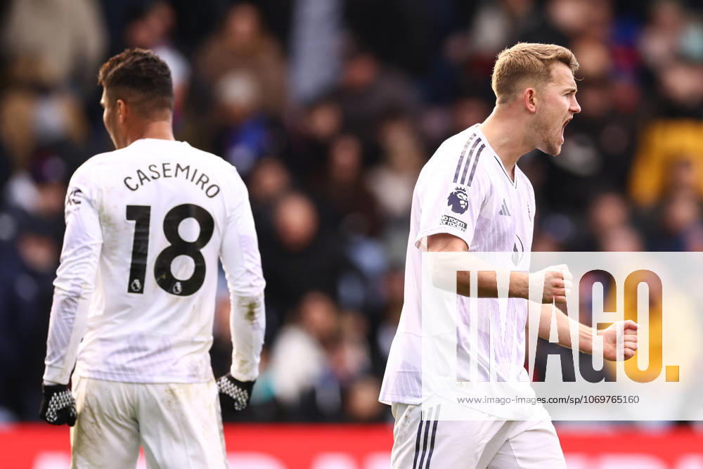 Crystal Palace gegen Manchester United 30. November 2025, London Premier League Fußball Crystal Palace gegen Manchester United Matthijs de Ligt von Manchester United feiert den Sieg Foto Jacques Feeney Abseits London UK