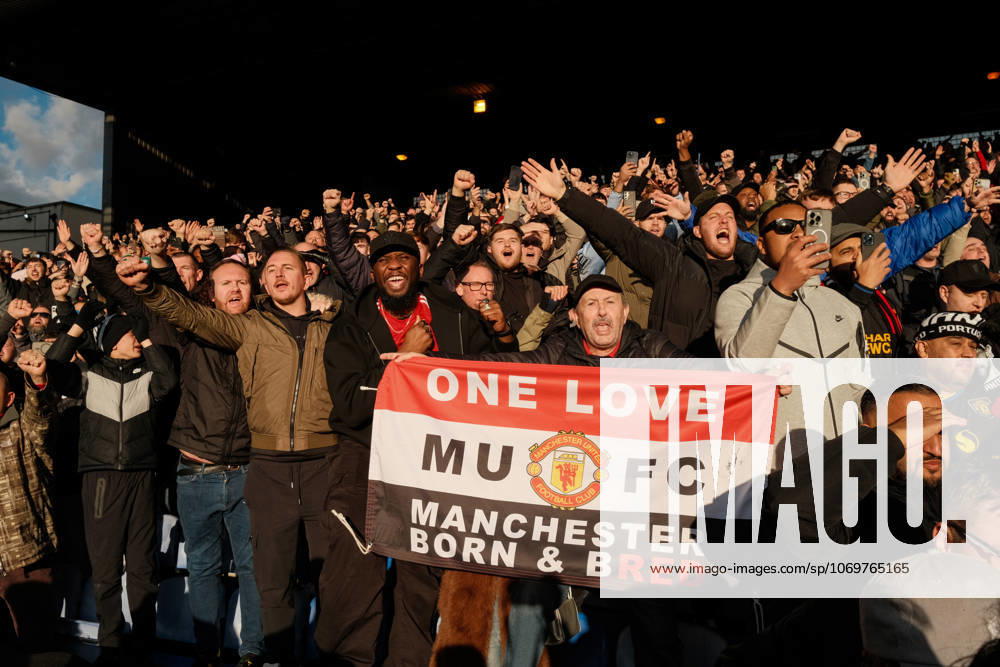 Crystal Palace gegen Manchester United 30. November 2025, London Premier League Fußball Crystal Palace gegen Manchester United Fans von Manchester United Foto Jacques Feeney Abseits London UK