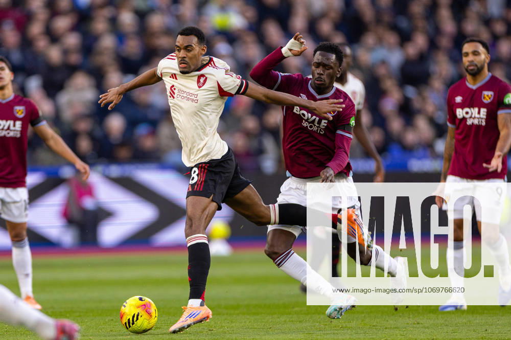 Football - FA Premier League - West Ham United FC v Liverpool FC LONDON, ENGLAND - Sunday, November 30, 2025: Liverpool s Ryan Gravenberch is challenged by West Ham United s Soungoutou Magassa (R) during the FA Premier League match between West Ham United FC and Liverpool FC at the London Stadium. (Photo by David Rawcliffe Propaganda) LONDON London Stadium GREATER LONDON ENGLAND