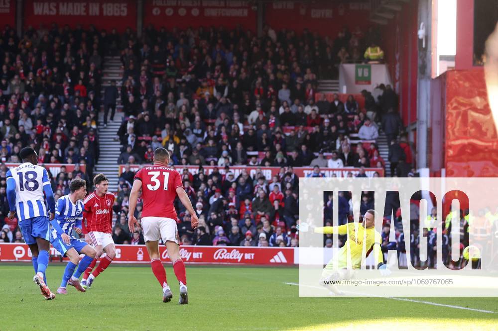 Nottingham Forest v Brighton & Hove Albion - Premier League Maxim De Cuyper of Brighton and Hove Albion scores 1st goal during the Premier League match between Nottingham Forest and Brighton & Hove Albion at City Ground on November 30, 2025 in Nottingham, England. Nottingham City Ground England United Kingdom