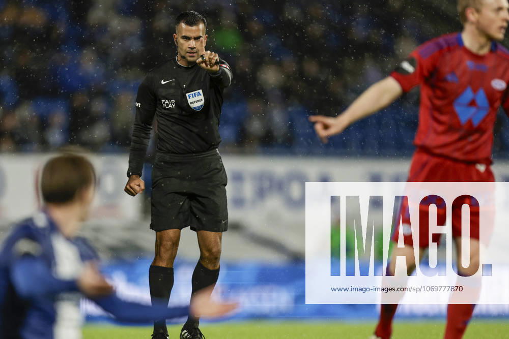 Eliteserien in football 2025 Sarpsborg 08 Molde Sarpsborg 20251130 Referee Rohit Saggi during the elite football match between Sarpsborg 08 and Molde at Sarpsborg Stadium Photo Christoffer Andersen NTB Sarpsborg Norway RESTRICTED USE FOR BETTING COMPANIES