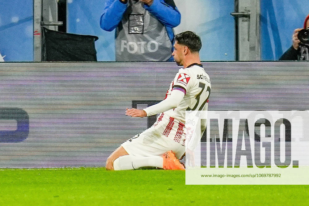 Fußball 1 Bundesliga, SC Freiburg FSV Mainz 05 Torjubel nach dem Tor zum celebrating the goal celebrate 2 0 durch Vincenzo Grifo SC Freiburg Freiburg