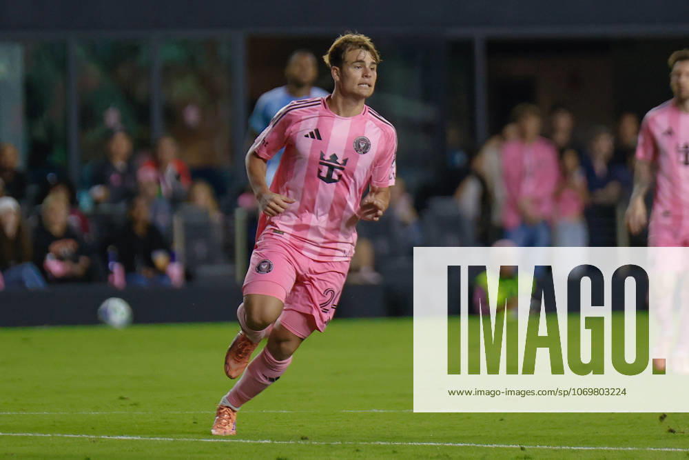FT. LAUDERDALE, FL - NOVEMBER 29: Inter Miami forward Mateo Silvetti (24) looks on in the second half during the MLS, Fussball Herren, USA Eastern Conference finals match between Inter Miami CF and New York City FC at Chase Stadium on November 29, 2025 in Fort Lauderdale, Florida. (Photo by Chris Arjoon Icon Sportswire) SOCCER: NOV 29 MLS Cup Playoffs Inter Miami CF vs NYC FC Icon25112900140