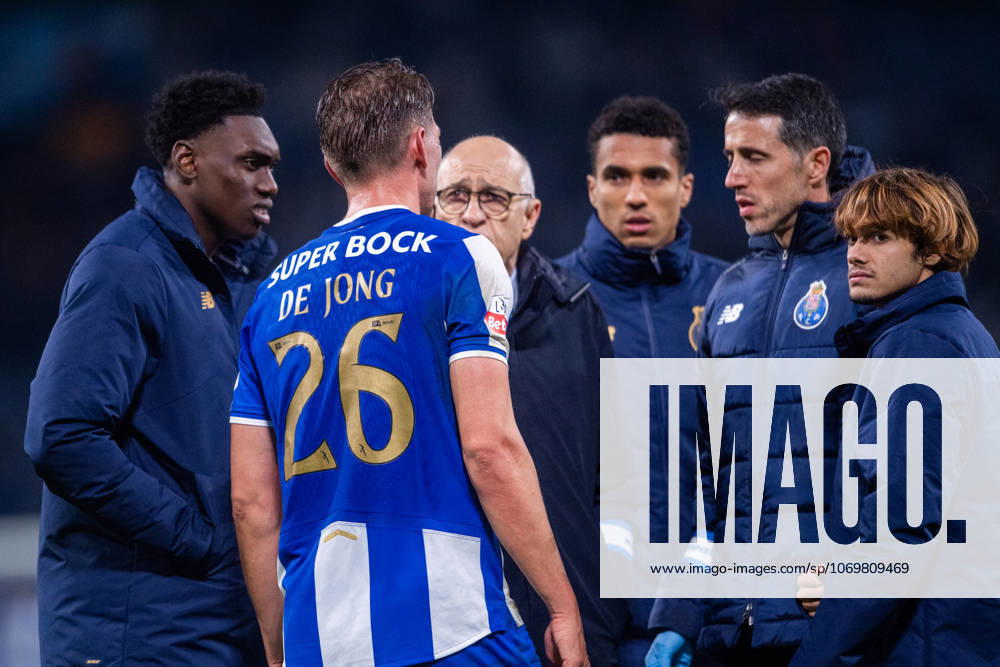 FC Porto v GD Estoril Praia - Primeira Liga Luuk de Jong from FC Porto is seen after the win during the Liga Portugal Betclic match between FC Porto and Estoril Praia at Estadio do Dragao in Porto, Portugal, on November 30, 2025. Porto Porto Portugal