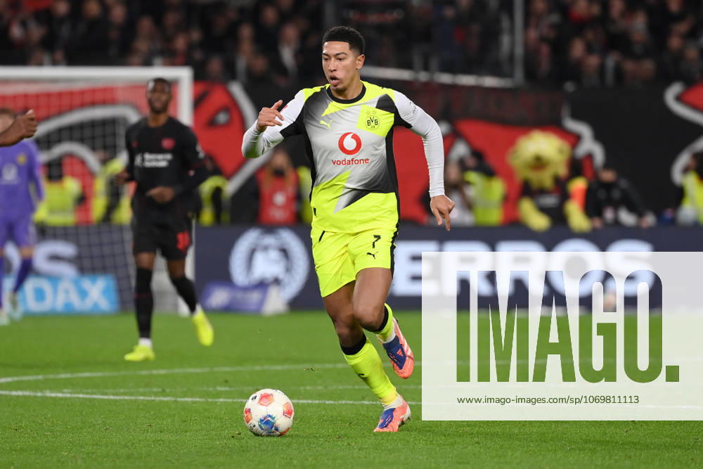 Jobe Bellingham Borussia Dortmund 29 11 2025, Football 1 Bundesliga, Season 2025 2026, Matchday 12, Bayer 04 Leverkusen Borussia Dortmund 1 2 DFL regulations prohibit any use of photographs as image sequences and or quasi video Leverkusen BayArena Nordrhein Westfalen Germany Team2