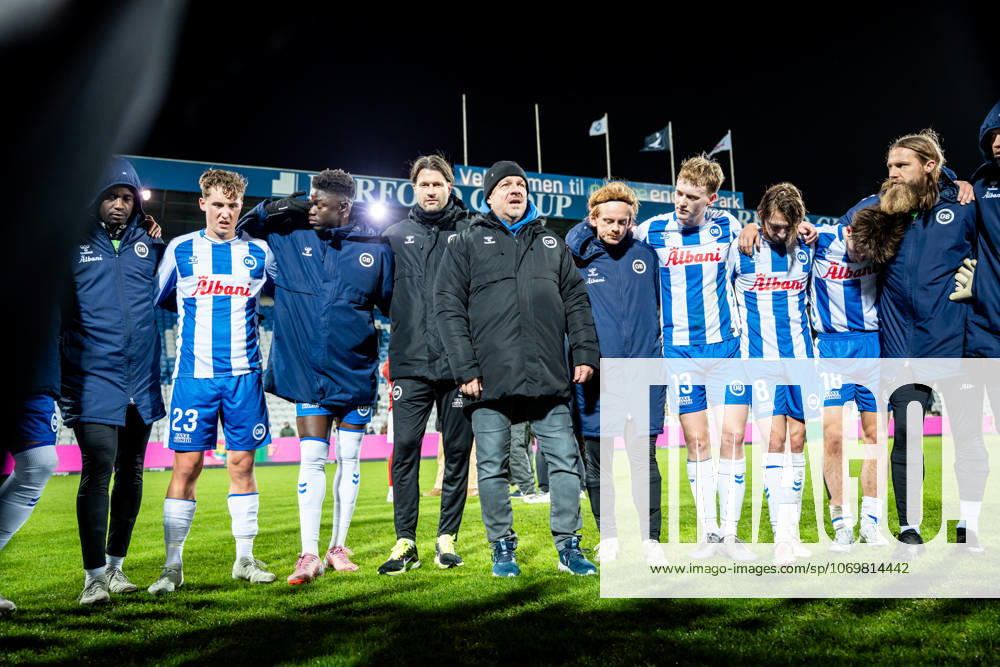 Odense BK v Vejle BK, 3F Superliga football, Odense, Denmark Odense, Denmark. 30th, November 2025. The players unite around head coach Alexander Zorniger of Odense BK after the 3F Superliga match between Odense BK and Vejle BK at Nature Energy Park in Odense. Denmark, Odense
