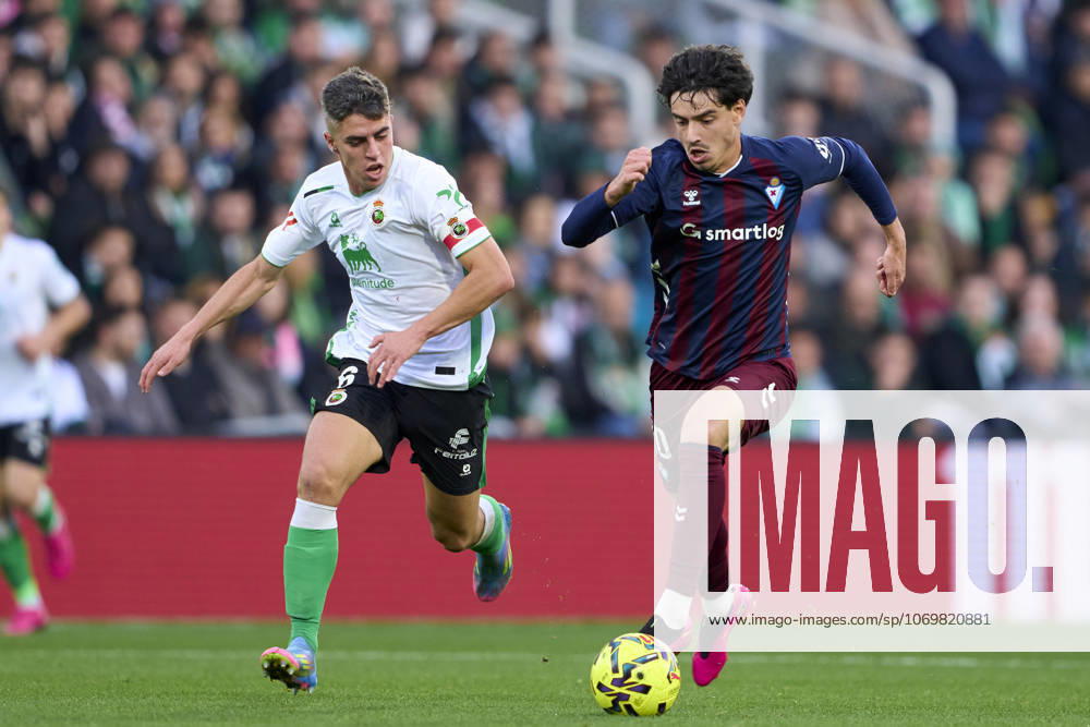 Real Racing Club de Santander vs SD Eibar - LaLiga Hypermotion - 30 11 2025 Jon Guruzeta of SD Eibar in action during the LaLiga Hypermotion match between Real Racing Club de Santander and SD Eibar at Campos de de El Sardinero on November 30, 2025 in Santander, Spain. Santander Spain