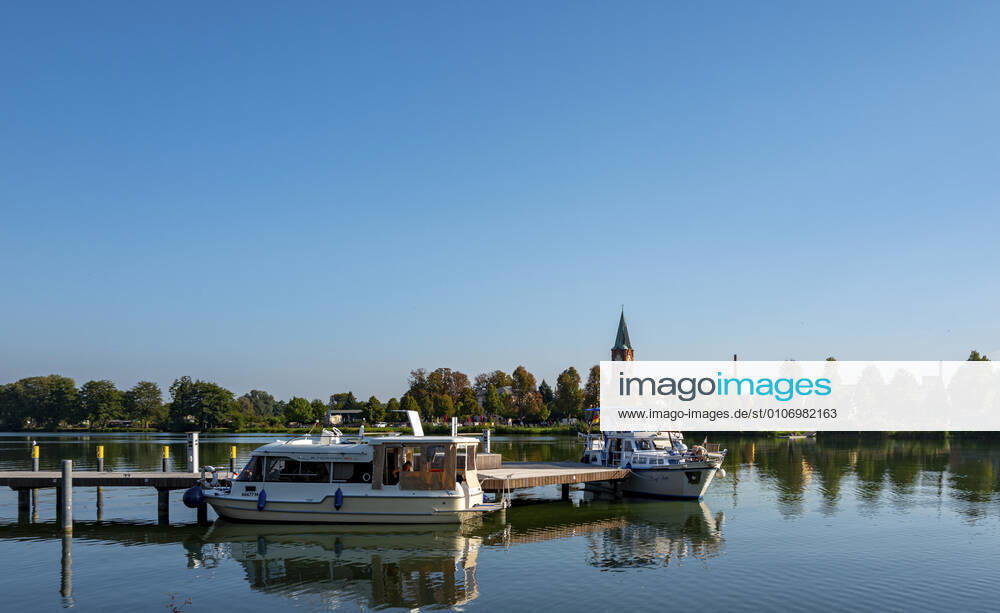 Landing stage on the Havel near Werder, Brandenburg 1020917195