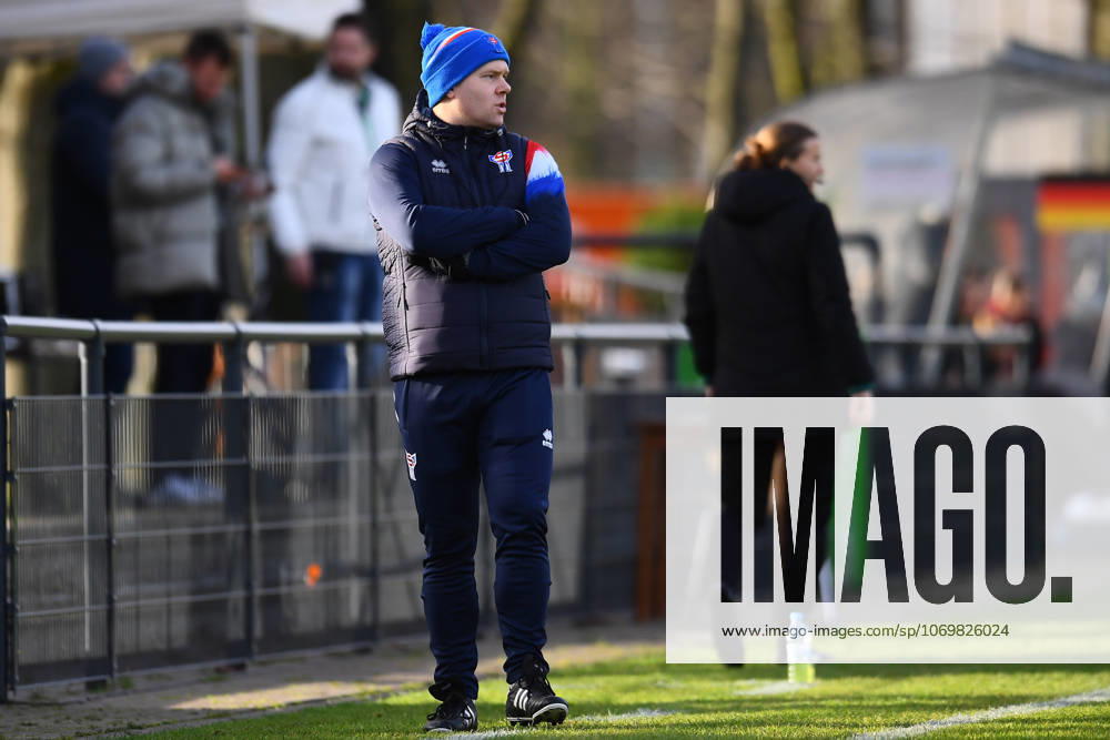 Soccer European Championship Qualification U19 Juniors Germany Faroe Islands on 29 11 2025 at Sportschule Wedau in Duisburg Sigtor Petersen Coach Faroe Islands DFB regulations prohibit any use of photographs as image sequences and or quasi video Nordrhein Westfalen Germany