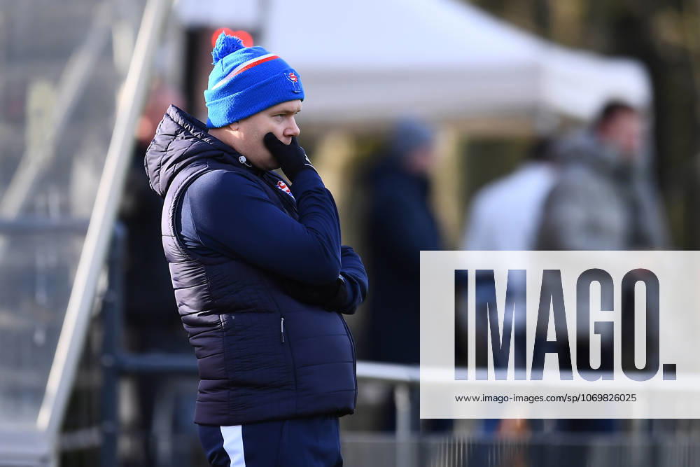 Soccer European Championship Qualification U19 Juniors Germany Faroe Islands on 29 11 2025 at Sportschule Wedau in Duisburg Sigtor Petersen Coach Faroe Islands DFB regulations prohibit any use of photographs as image sequences and or quasi video Nordrhein Westfalen Germany