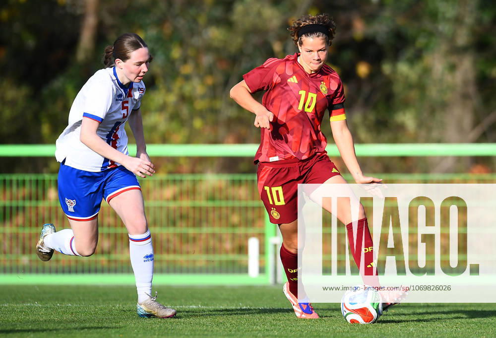 Soccer European Championship Qualification U19 Juniors Germany Faroe Islands on 29 11 2025 at the Sportschule Wedau in Duisburg Helga Mikkelsen Faroe Islands , left Rose Rückert Germany , right DFB regulations prohibit any use of photographs as image sequences and or quasi video Nordrhein Westfalen Germany