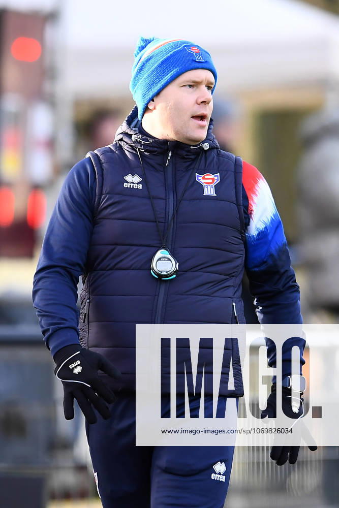 Soccer European Championship Qualification U19 Juniors Germany Faroe Islands on 29 11 2025 at Sportschule Wedau in Duisburg Sigtor Petersen Coach Faroe Islands DFB regulations prohibit any use of photographs as image sequences and or quasi video Nordrhein Westfalen Germany