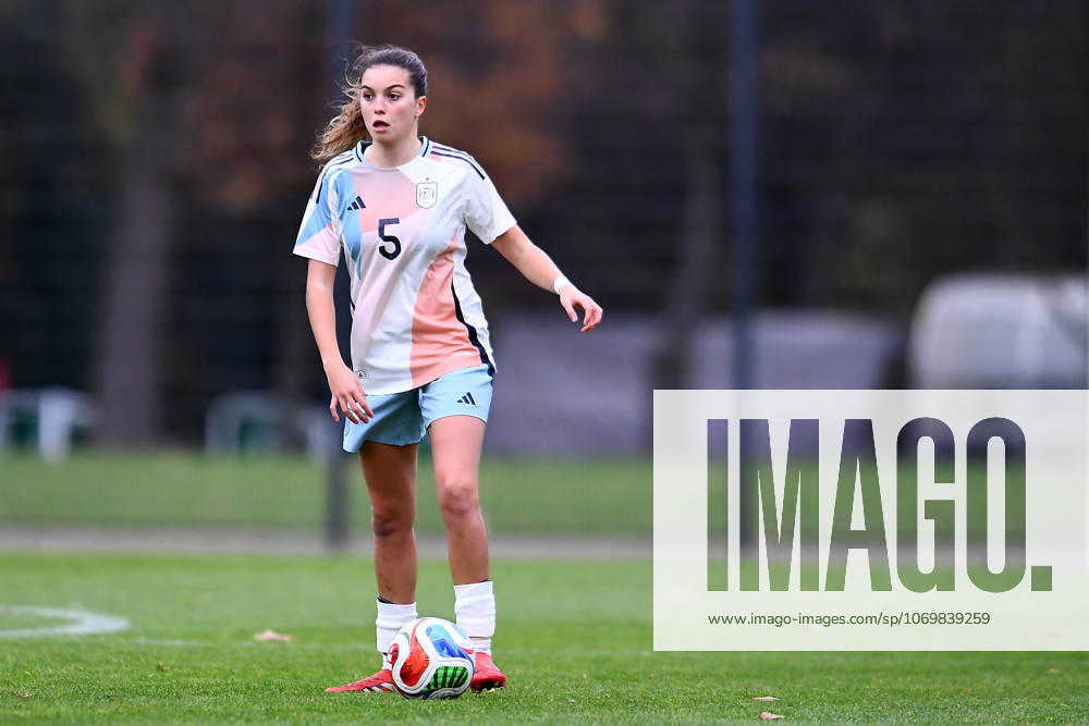 Soccer European Championship Qualification U19 Juniors Germany Spain on 02 12 2025 at the Sportschule Wedau in Duisburg Amaya Spain DFB regulations prohibit any use of photographs as image sequences and or quasi video Nordrhein Westfalen Germany