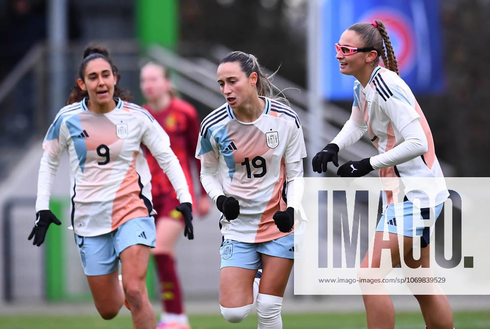 Soccer European Championship Qualification U19 Juniors Germany Spain on 02 12 2025 at the Sportschule Wedau in Duisburg Goal celebration to 0 3 by Alba Cerrato Spain , center Celia Segura Spain , left Noa Jimenez Spain , right DFB regulations prohibit any use of photographs as image sequences and or quasi video Nordrhein Westfalen Germany