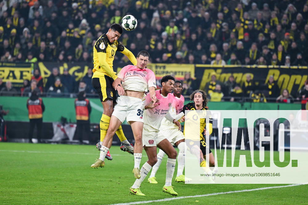 Football, DFB Cup, Round of 16, Borussia Dortmund Bayer Leverkusen, Goal chance Jobe Bellingham Borussia Dortmund xRHR PHOTO TKx